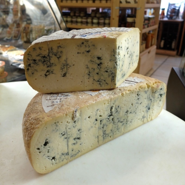 bleu-du-haut-jura-aop-fromagerie-de-chezery